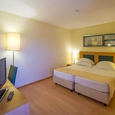 Gale Marina Hotel 4*