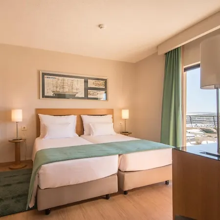 Gale Marina Hotel
